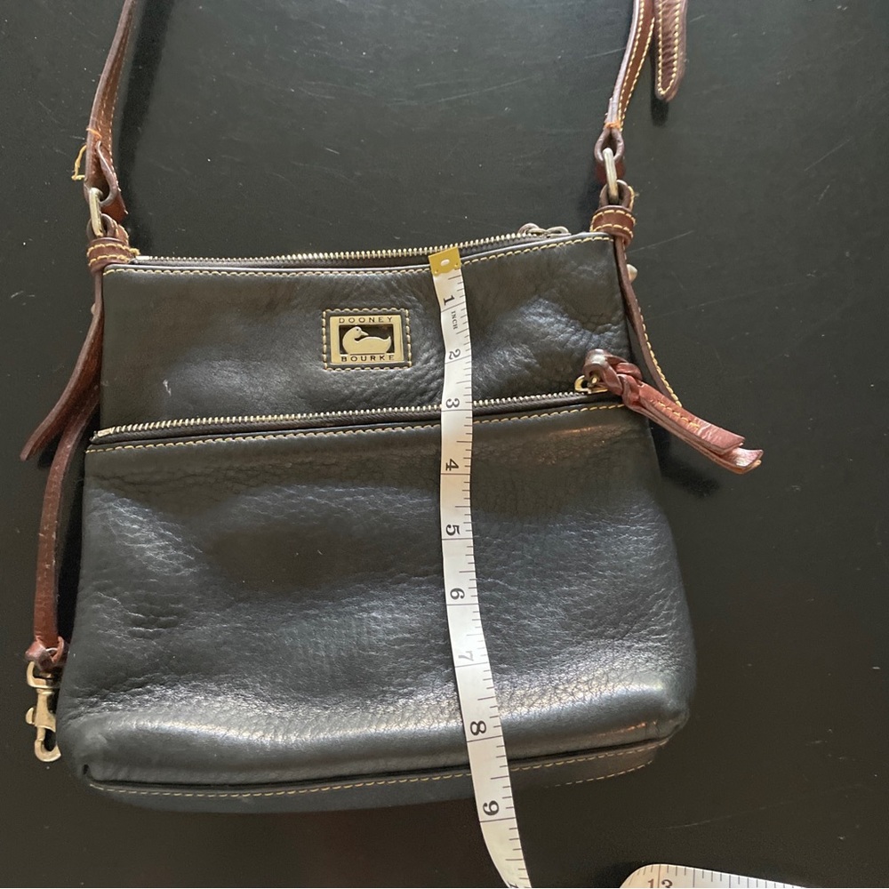 Dooney Bourke navy crossbody purse